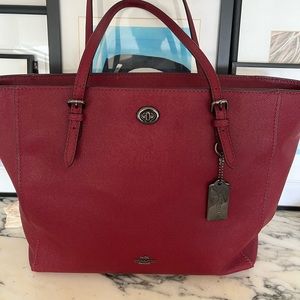 Coach Tote Burgandy